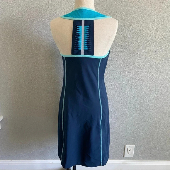 Title Nine Twisted Sister Dress Size Small - Picture 3 of 6